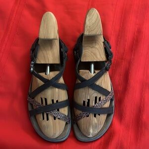 Sketchers Outdoor Sandals